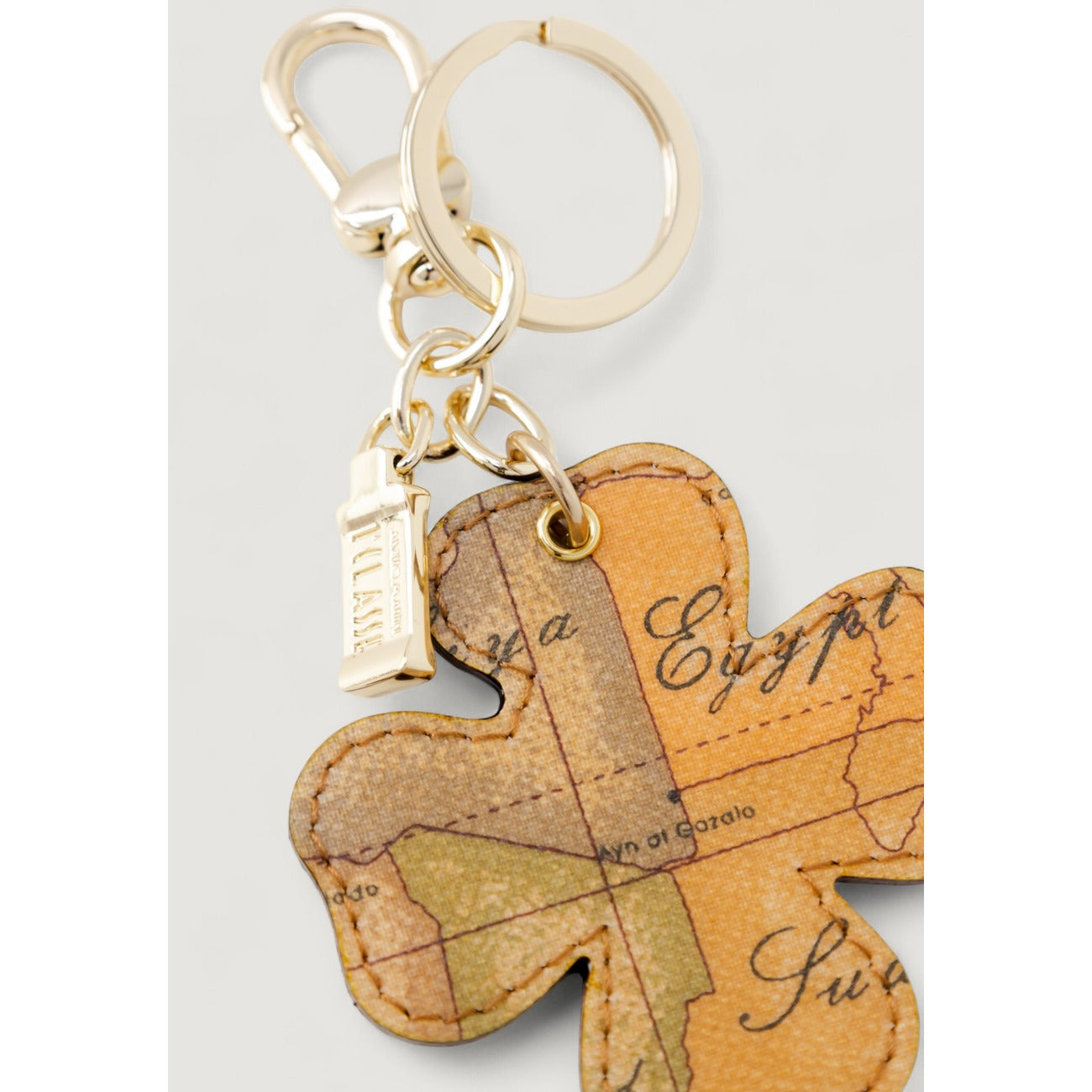 Porte-clefs chic Alviero Martini Femme : Élégance et Praticité au Quotidien