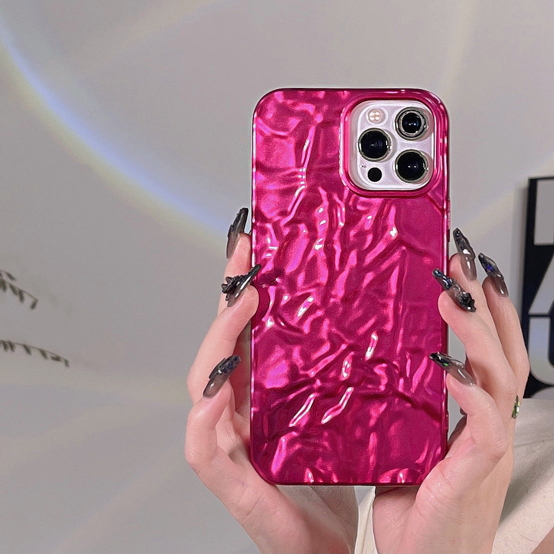 Coque iPhone en silicone effet froissé métallisé