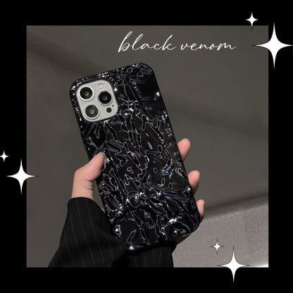 Coque iPhone en silicone effet froissé métallisé